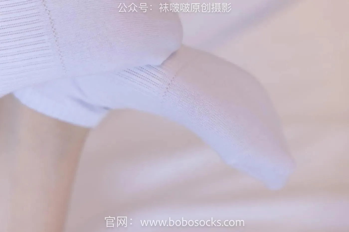 [BoBoSocks袜啵啵]NO.136 小甜豆-高跟长靴、白棉袜、裸足 [200P]插图5